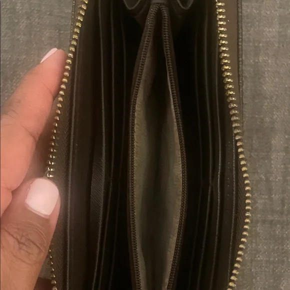Michael Kors Signature Dark Brown Zip-Around Wallet - Picture 11 of 16